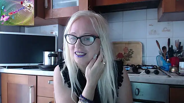 Snapshot of martachatte chatting on 10-07-25, 07:49 martachatte online show from 10-07-25, 07:49