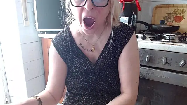 martachatte online show from 04-26-26, 07:28