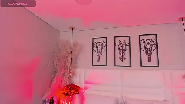 Snapshot of Rebeca_jones chatting on 11-14-25, 12:26 Rebeca jones online show from 11-14-25, 12:26