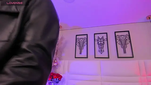 Snapshot of Rebeca_jones chatting on 11-17-25, 12:11 Rebeca jones online show from 11-17-25, 12:11