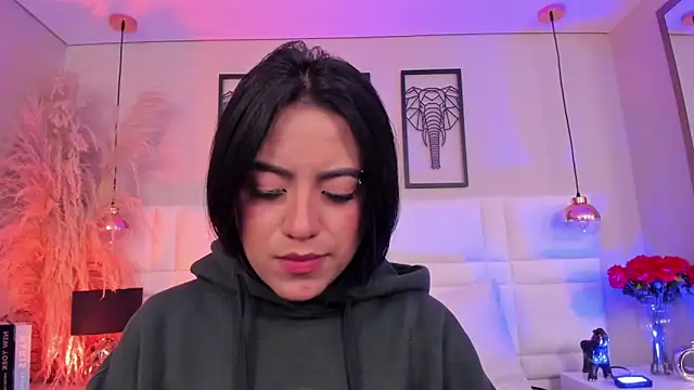 Snapshot of Rebeca_jones chatting on 11-21-25, 12:15 Rebeca jones online show from 11-21-25, 12:15