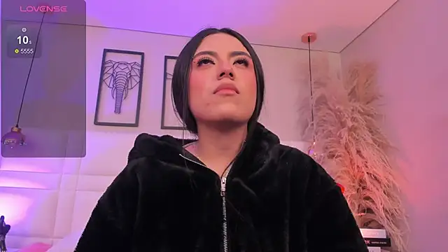 Snapshot of Rebeca_jones chatting on 12-14-25, 12:10 Rebeca jones online show from 12-14-25, 12:10