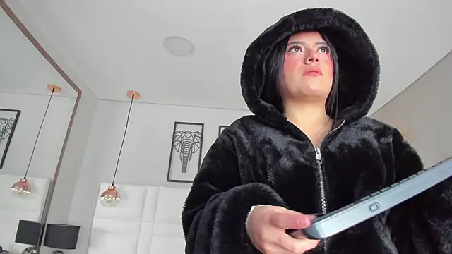 Rebeca jones online show from 12-16-25, 12:10