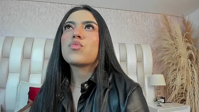 Rebeca jones online show from 04-22-26, 12:18