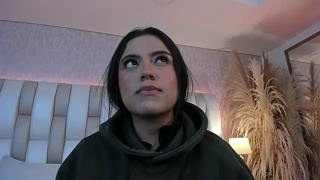 Rebeca jones online show from 04-28-26, 12:21