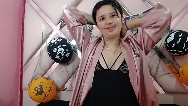 Snapshot of nathaly_low1 chatting on 10-22-25, 03:07 nathaly low1 online show from 10-22-25, 03:07