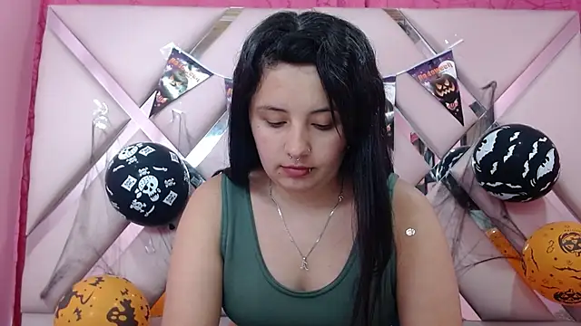 Snapshot of nathaly_low1 chatting on 10-23-25, 03:06 nathaly low1 online show from 10-23-25, 03:06