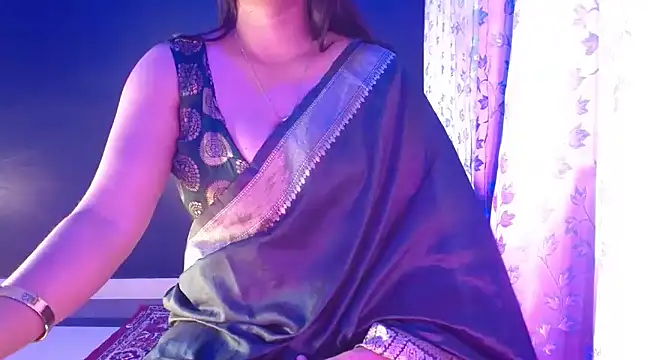 janifer001 online show from 12-08-24, 04:04