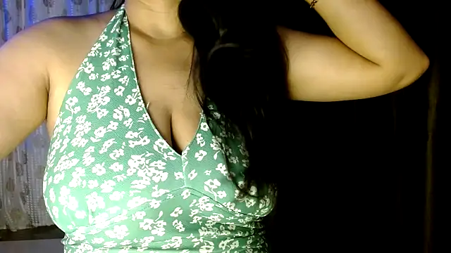 janifer001 online show from 02-15-26, 12:07