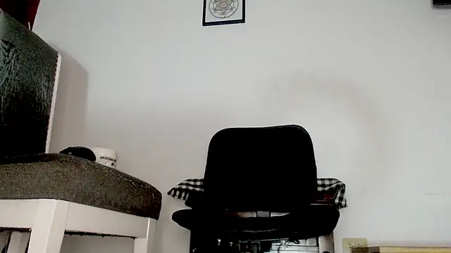 AngelBarbaro online show from 05-18-26, 08:36