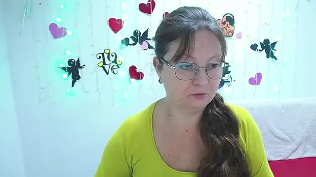 VanessaHotts online show from 02-04-25, 06:04