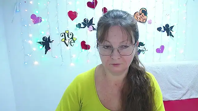 VanessaHotts online show from 02-04-25, 09:07