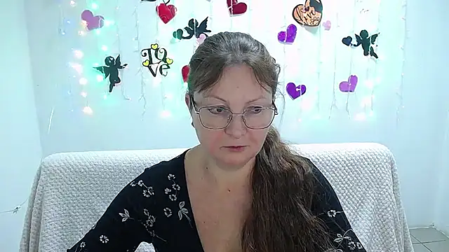 VanessaHotts online show from 02-17-25, 12:38