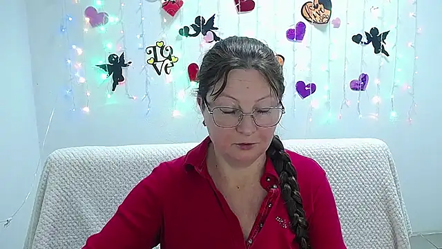 VanessaHotts online show from 02-21-25, 09:02