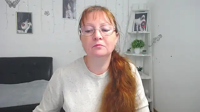 VanessaHotts online show from 10-04-25, 05:05