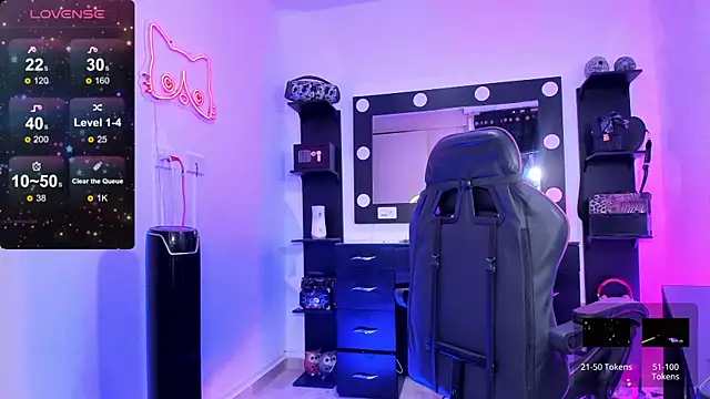 miss kitty online show from 11-23-25, 01:27