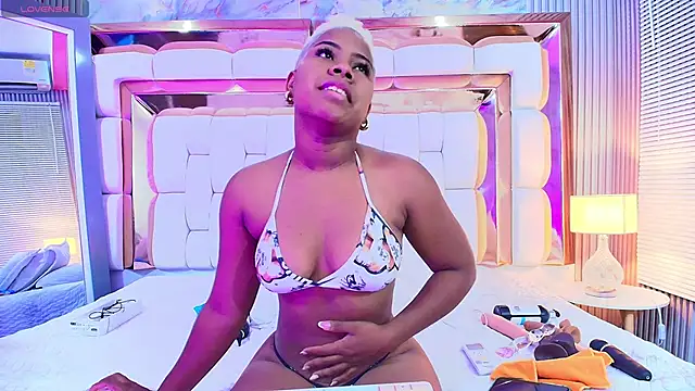 Snapshot of naughty_ebonyy chatting on 01-04-25, 03:07 naughty ebonyy online show from 01-04-25, 03:07