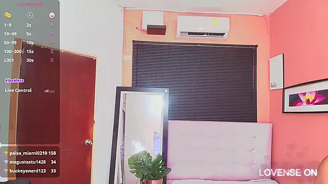 Snapshot of naughty_ebonyy chatting on 01-06-25, 07:35 naughty ebonyy online show from 01-06-25, 07:35