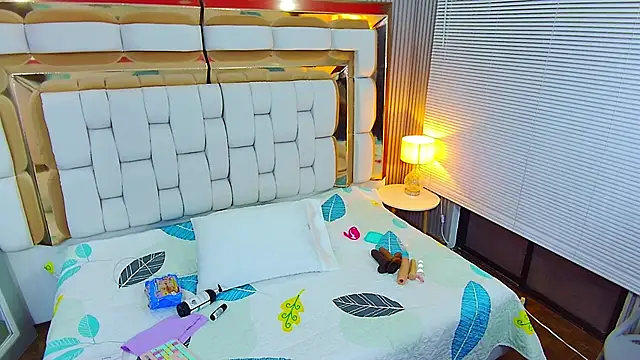 Snapshot of naughty_ebonyy chatting on 01-15-25, 03:11 naughty ebonyy online show from 01-15-25, 03:11