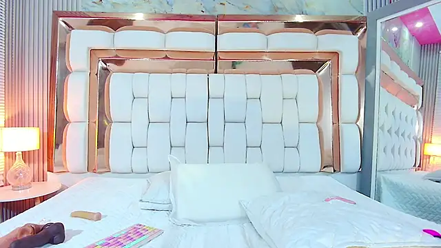 Snapshot of naughty_ebonyy chatting on 02-12-25, 06:08 naughty ebonyy online show from 02-12-25, 06:08