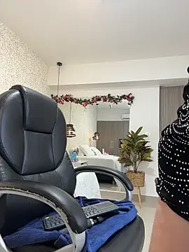 ELA PS online show from 04-25-26, 01:41