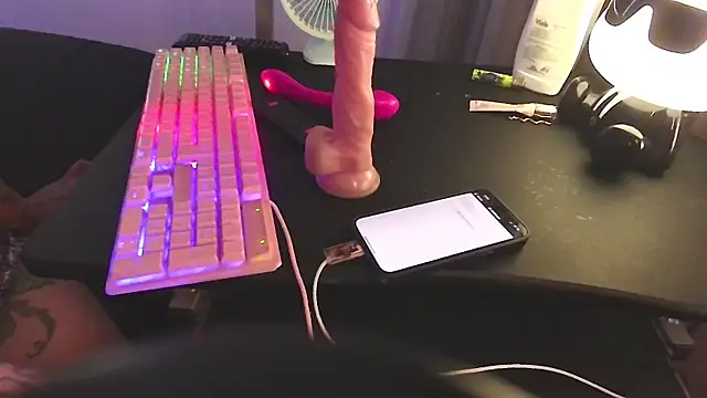 Snapshot of chanell_tattoo chatting on 03-12-25, 09:24 chanell tattoo online show from 03-12-25, 09:24