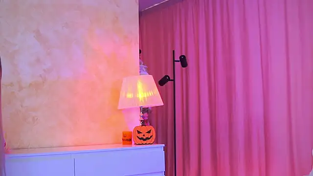 ArtTeasee online show from 11-06-25, 09:32