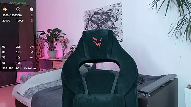 pale skin online show from 10-26-25, 02:23