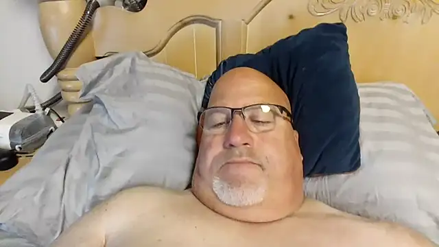 Snapshot of Bigbear0563 chatting on 05-19-26, 06:03 Bigbear0563 online show from 05-19-26, 06:03