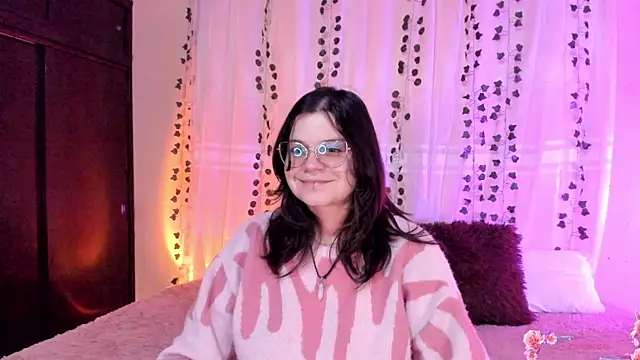 Snapshot of Mey_moon chatting on 12-03-24, 09:34 Mey moon online show from 12-03-24, 09:34