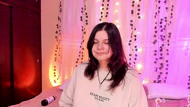 Snapshot of Mey_moon chatting on 12-07-24, 12:19 Mey moon online show from 12-07-24, 12:19