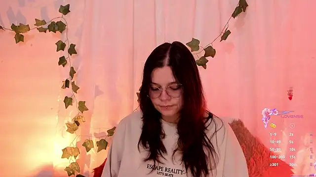 Snapshot of Mey_moon chatting on 03-20-25, 03:13 Mey moon online show from 03-20-25, 03:13