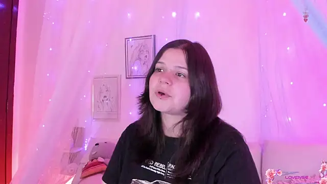 Snapshot of Mey_moon chatting on 09-09-25, 03:06 Mey moon online show from 09-09-25, 03:06