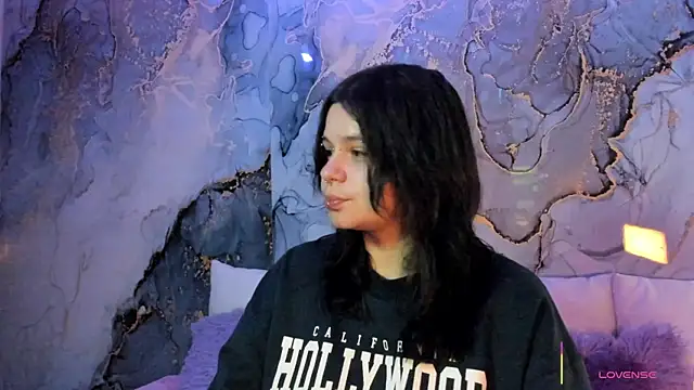 Snapshot of Mey_moon chatting on 11-27-25, 11:51 Mey moon online show from 11-27-25, 11:51