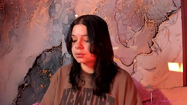 Snapshot of Mey_moon chatting on 11-29-25, 03:26 Mey moon online show from 11-29-25, 03:26