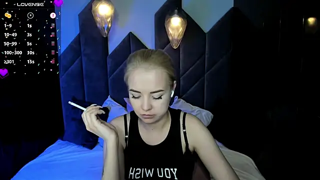 Snapshot of StephanieSweety chatting on 01-21-25, 05:41 StephanieSweety online show from 01-21-25, 05:41