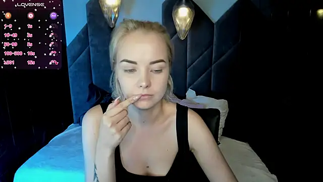 Snapshot of StephanieSweety chatting on 01-26-25, 01:36 StephanieSweety online show from 01-26-25, 01:36