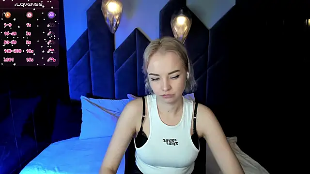 Snapshot of StephanieSweety chatting on 02-18-25, 05:10 StephanieSweety online show from 02-18-25, 05:10