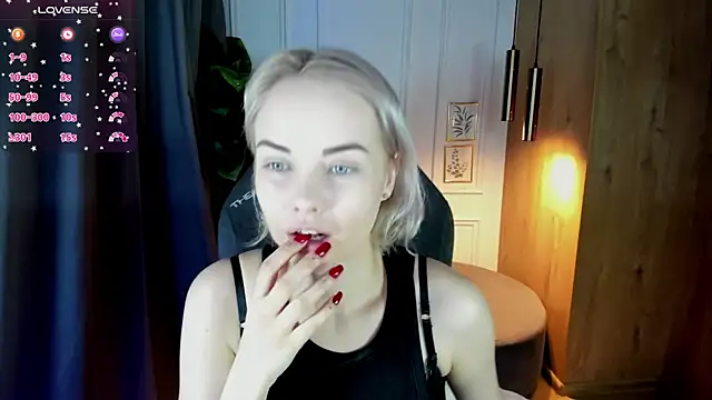 Snapshot of StephanieSweety chatting on 03-07-25, 05:29 StephanieSweety online show from 03-07-25, 05:29