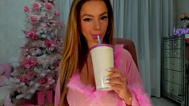 Snapshot of SeductiveButterfly chatting on 12-06-24, 12:23 SeductiveButterfly online show from 12-06-24, 12:23