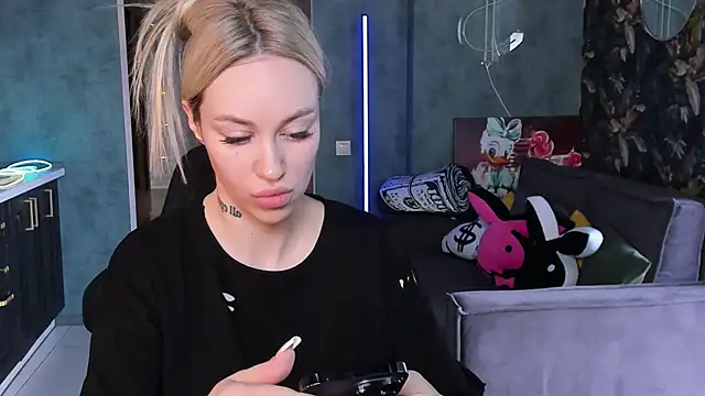 Blckmirrorr online show from 04-25-26, 02:58