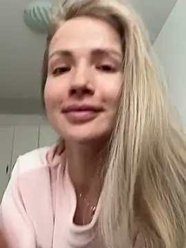 Snapshot of Miya_Nika chatting on 03-11-25, 12:28 Miya Nika online show from 03-11-25, 12:28