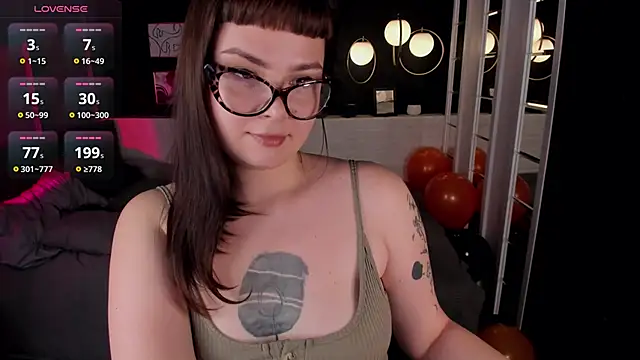 Snapshot of Mayayammy chatting on 11-02-25, 02:41 Mayayammy online show from 11-02-25, 02:41