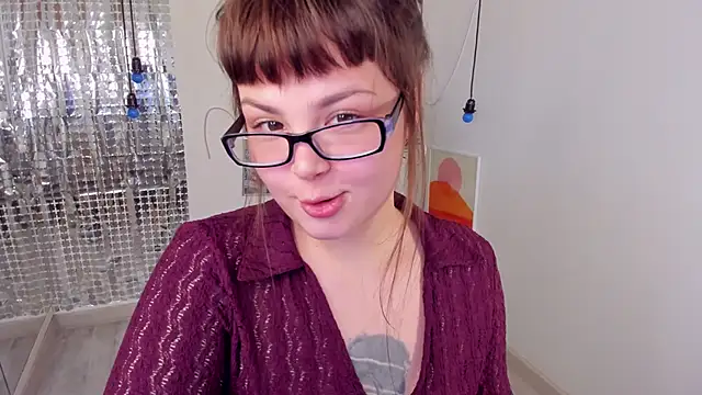 Snapshot of Mayayammy chatting on 12-15-25, 01:37 Mayayammy online show from 12-15-25, 01:37