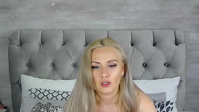 IsabellaDeRosa online show from 03-07-25, 12:23