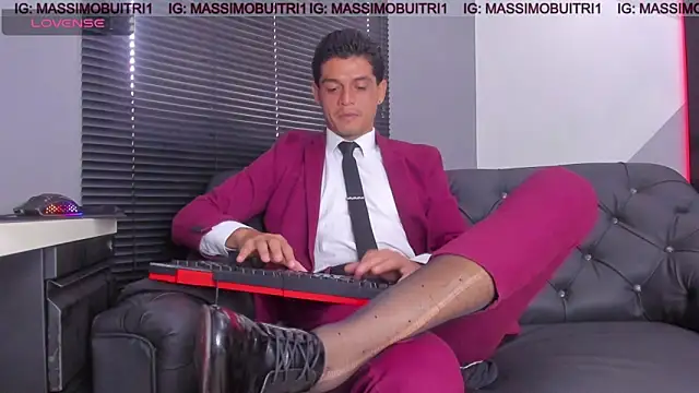Snapshot of massimo_g chatting on 05-11-26, 02:45 massimo g online show from 05-11-26, 02:45