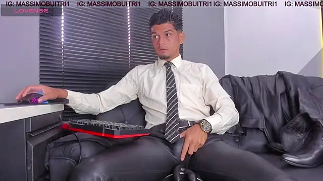 Snapshot of massimo_g chatting on 06-02-26, 01:02 massimo g online show from 06-02-26, 01:02