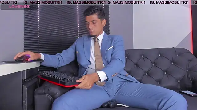 Snapshot of massimo_g chatting on 06-08-26, 12:16 massimo g online show from 06-08-26, 12:16