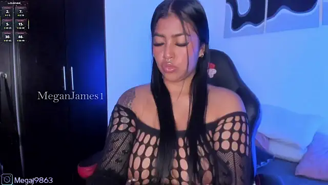 meganjames1 online show from 04-28-26, 12:32