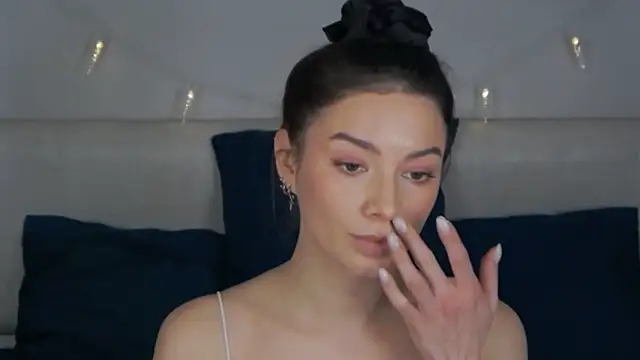 sinthiaroze online show from 02-04-25, 02:21